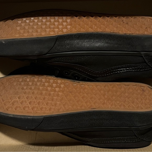 Black old school vans - Picture 2 of 3